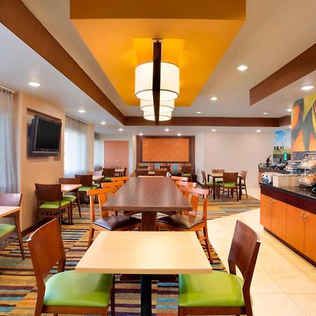 Fairfield Inn & Suites Fort Worth University Drive Exterior photo