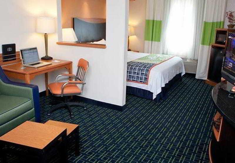 Fairfield Inn & Suites Fort Worth University Drive Room photo